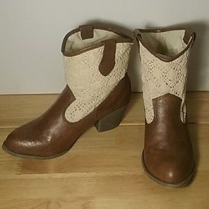 Mudd Boots size 8.5